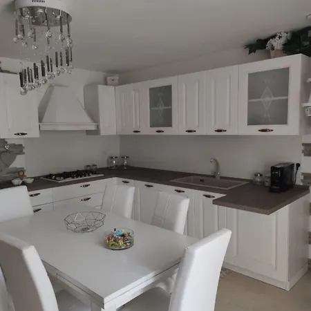La Casa Delle Rose 1 בית נופש *
