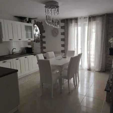 La Casa Delle Rose 1 Giba